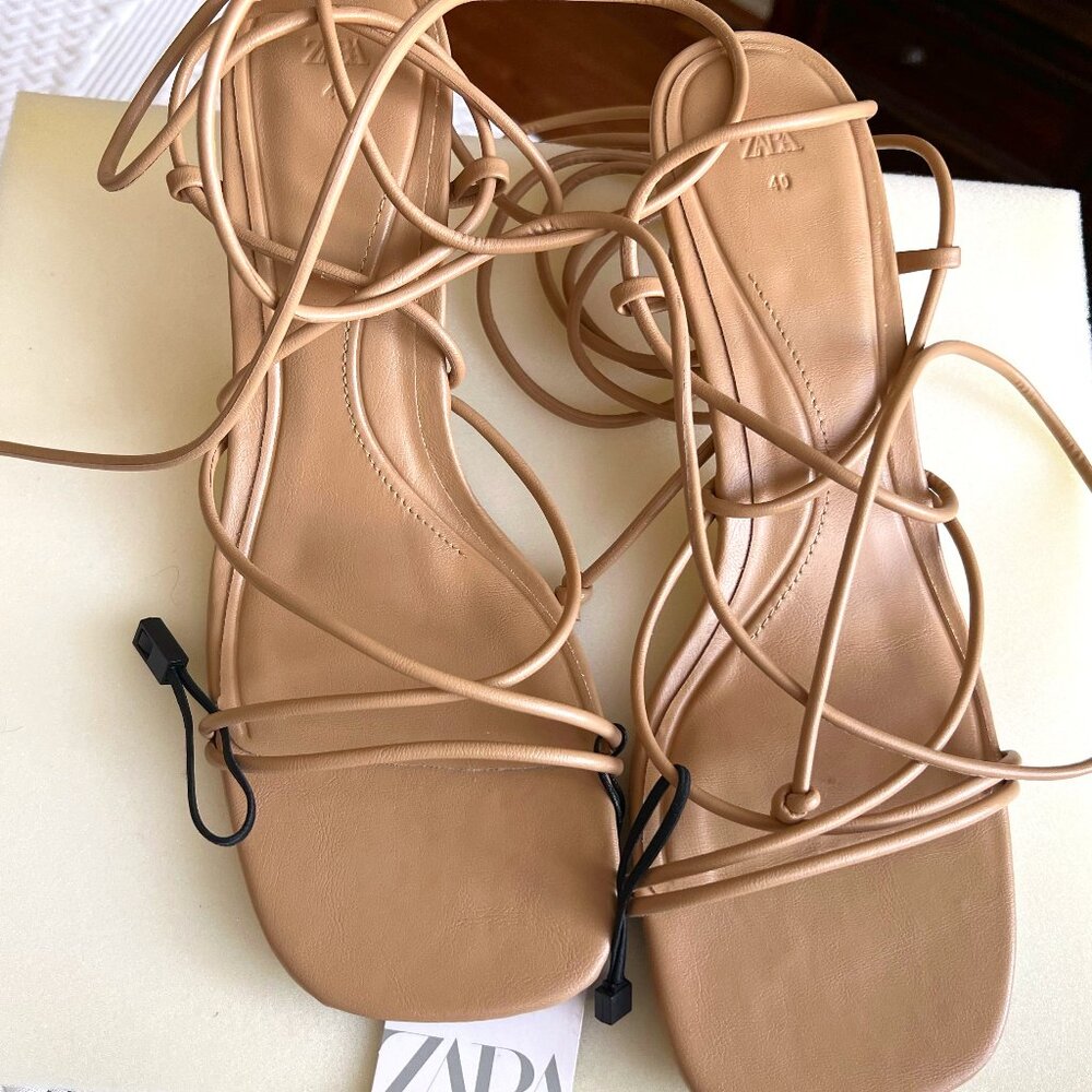 BEIGE LACE-UP SANDALS